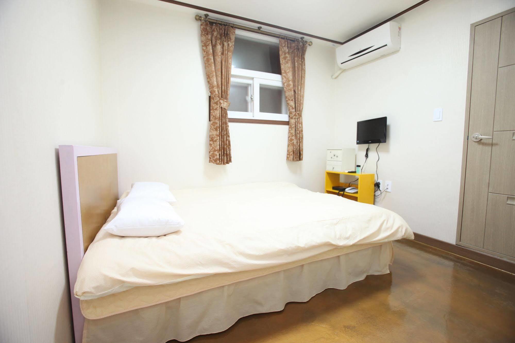 Kukje Myeongdong House 2* Seoul