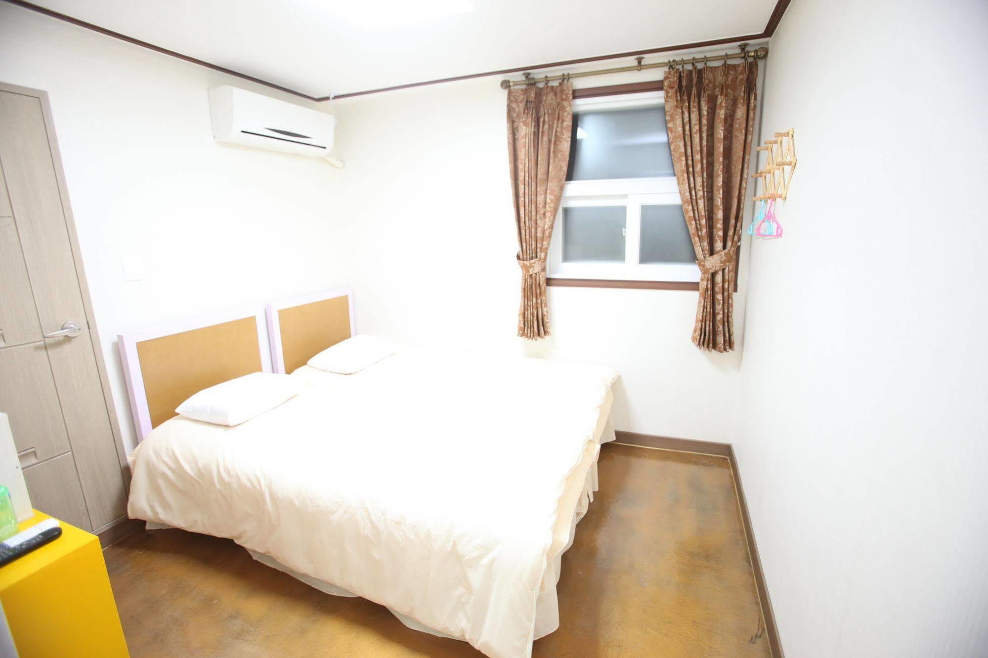 Guest house Kukje Myeongdong House 2*